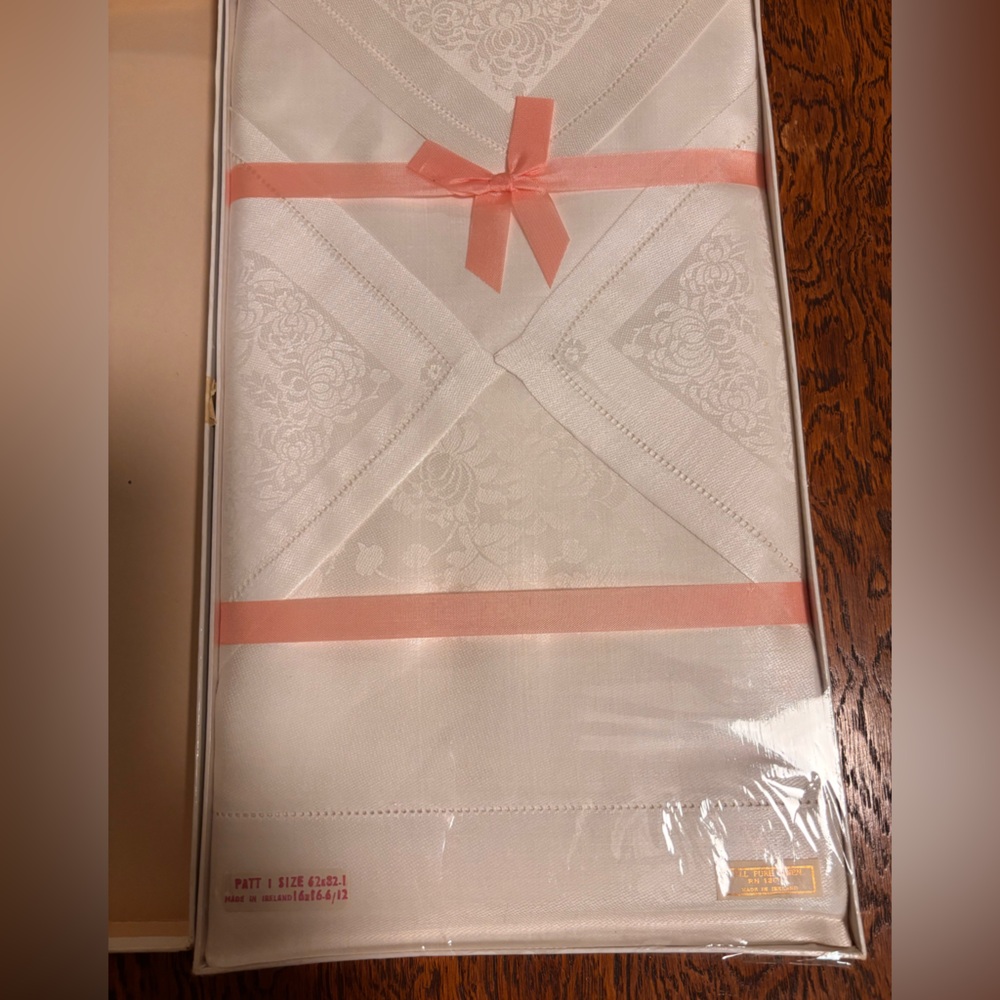 NIB 100% Irish Linen Set Vintage